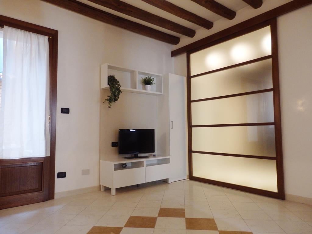 Crea Apartament *